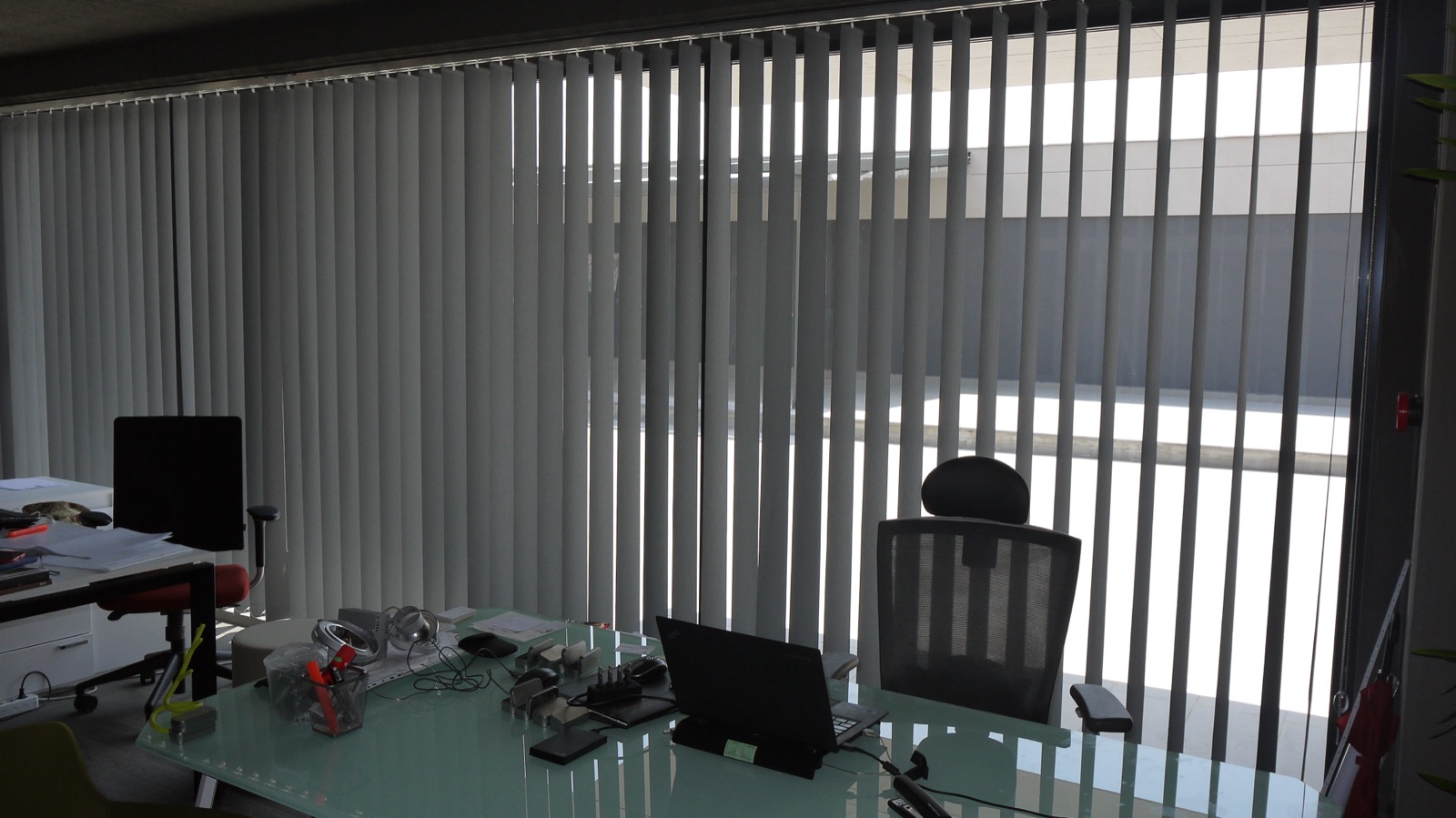 Ofis camları için perde