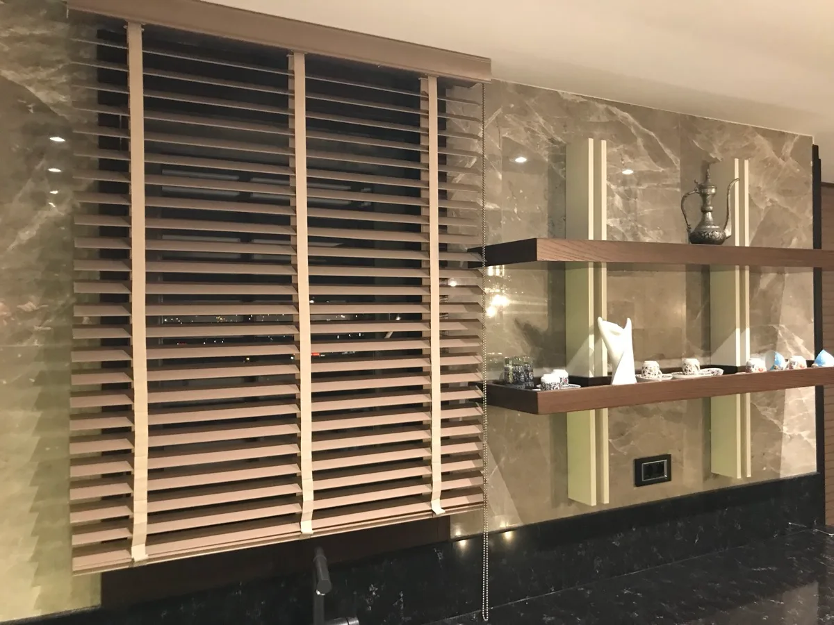 Wooden Venetian blind installation, view 15