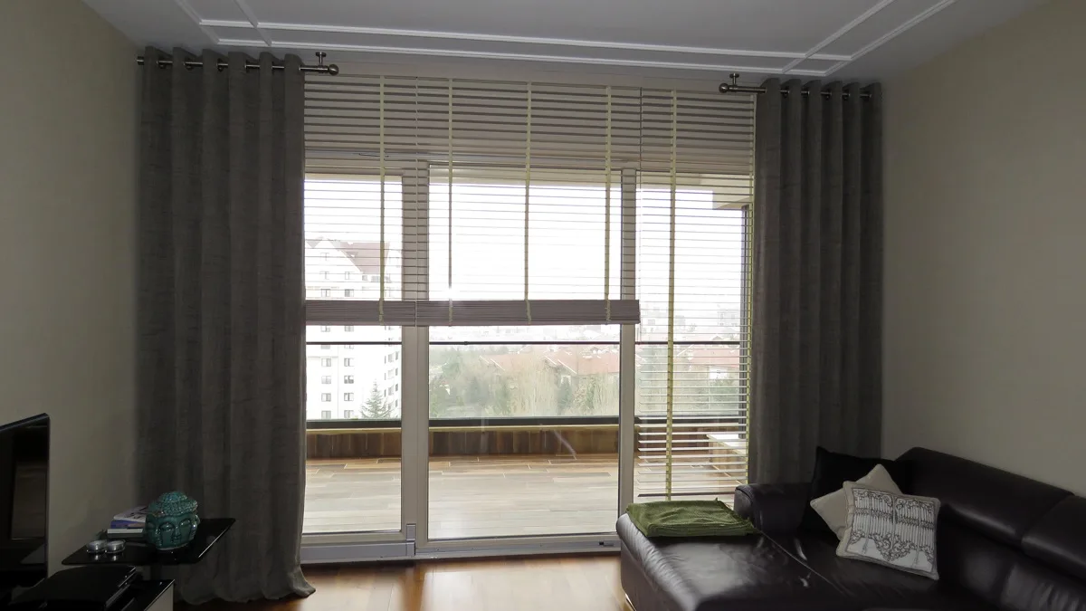 Wooden Venetian blind installation, view 20