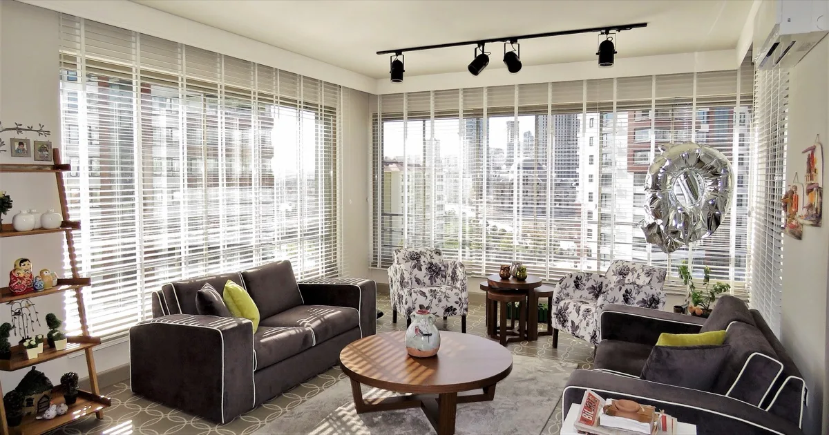 Wooden Venetian blind installation, view 3