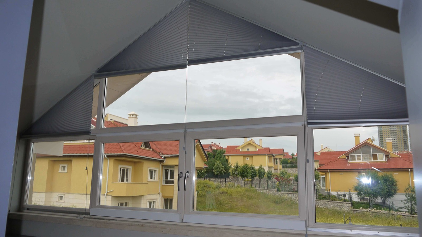cati kati yatay pencere perdesi