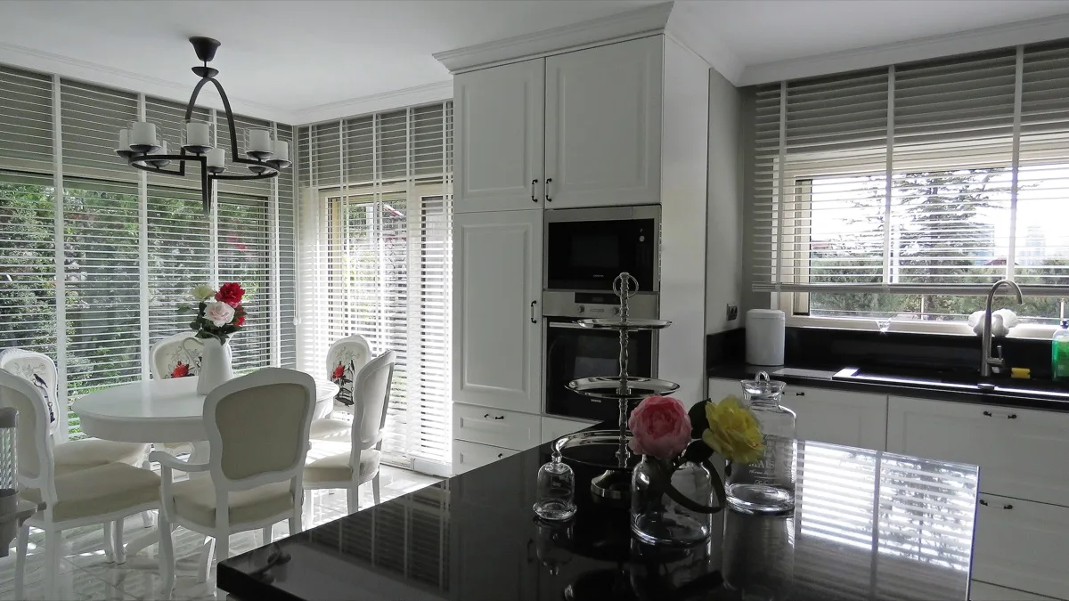 Wooden Venetian blind installation, view 4