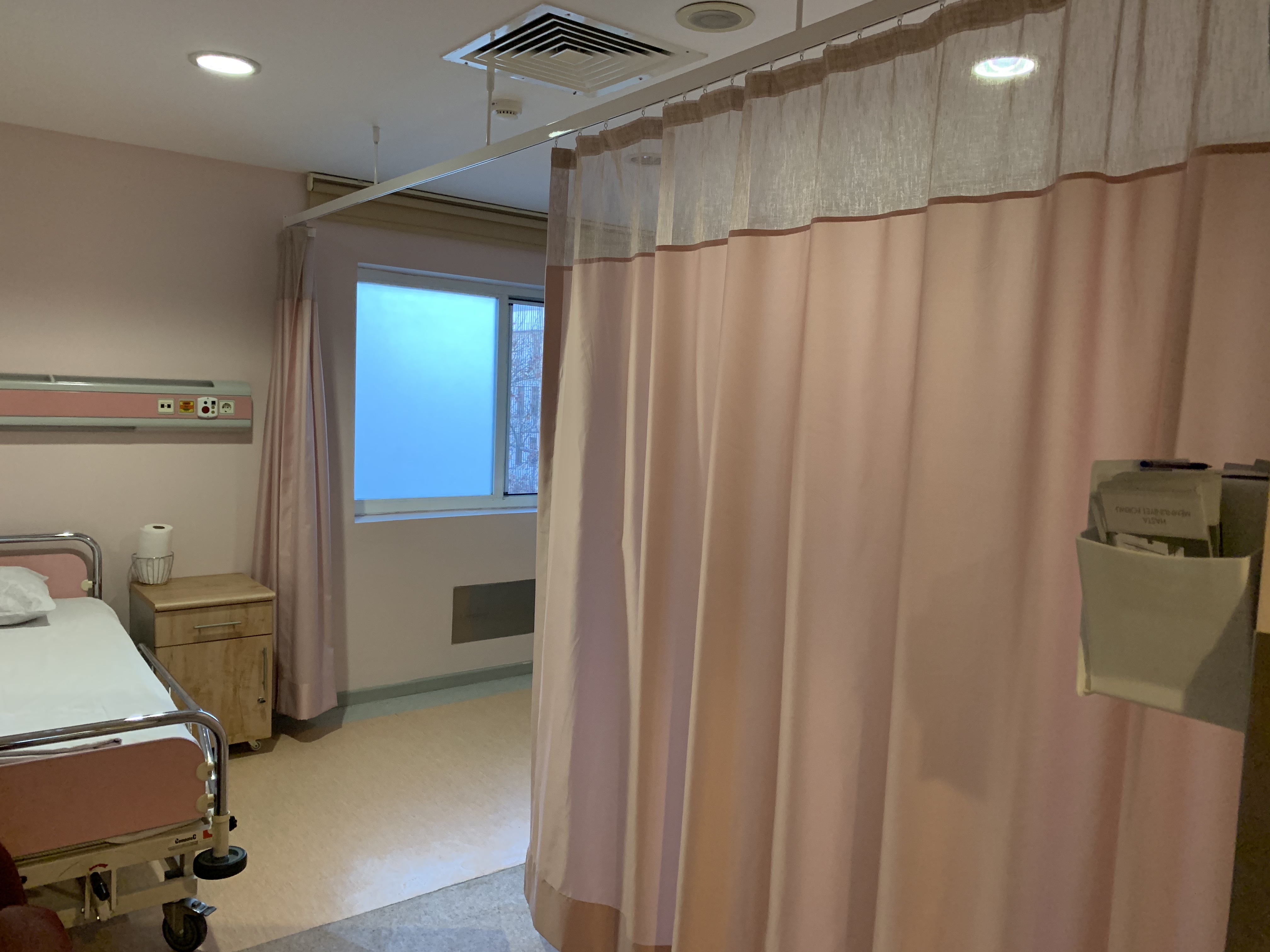 Anatolia IVF Centre, Çankaya — curtain installation, view 4