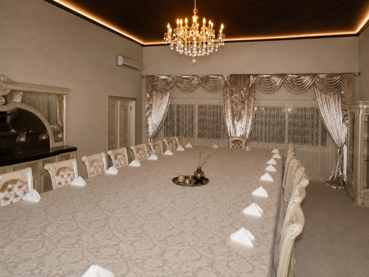 Private Villa in Libya – Classic Curtains — curtain installation, view 4