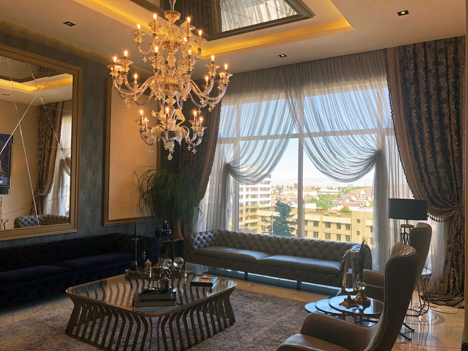 Villa ve Yüksek Tavan Perdeleri