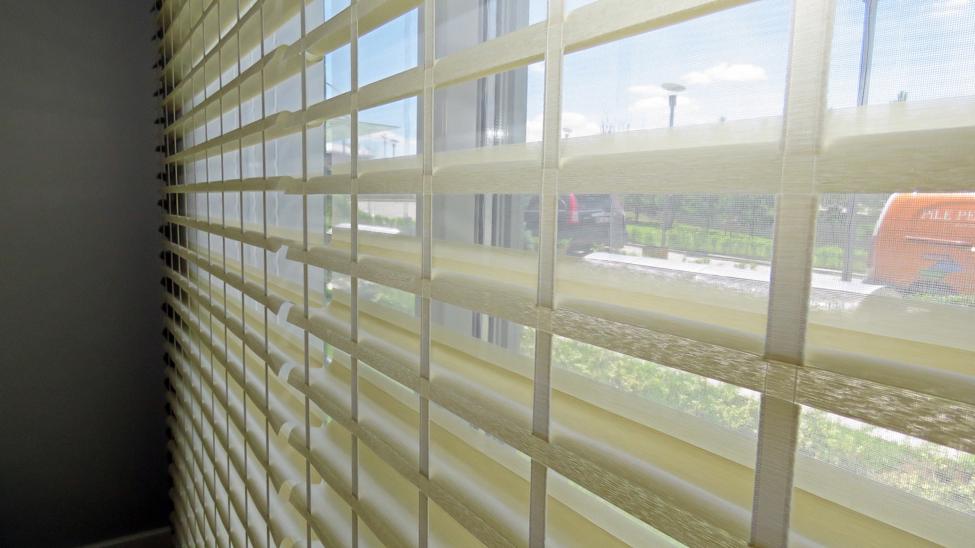 Silhouette Vision Perde